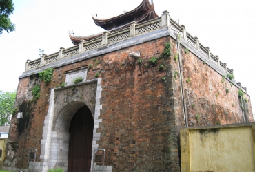 Bahía de Ha Long – Hanoi – Hue (D, A)