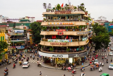 Llegada a Hanoi (D)