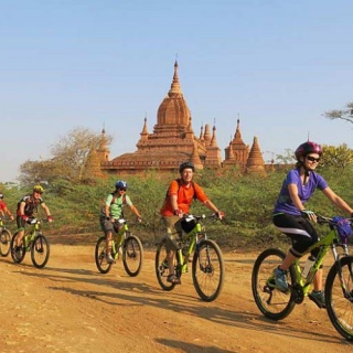 Descubriendo la hermosura de Mandalay en bicicleta