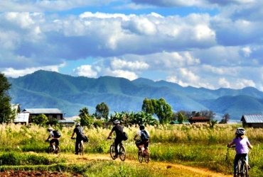 Lago Inle - Nyaung Shwe (65 km en bicicleta) (D, A, C)