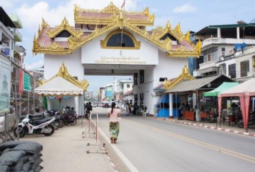 Mae Sot - Frontera de Myawaddy - Golden Rock (D)