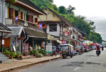 Día 1: Llegada a Luang Prabang - Visita de la ciudad de medio día (A, C)