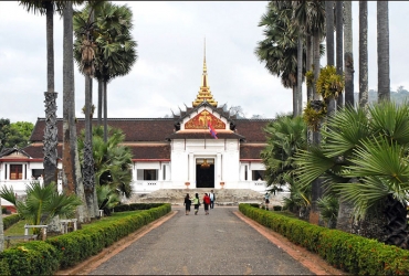  Llegada a Luang Prabang - Visita de la ciudad de medio día (A, C)