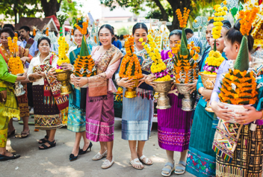  Llegada a Luang Prabang - Ceremonia Baci (A, C)