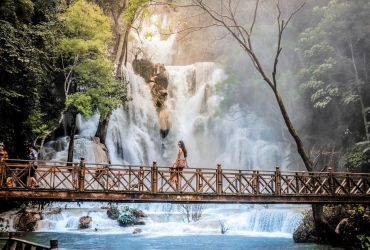 Luang Prabang - Ban Long Lao - Cascadas de Kuang Si (D, A, C)