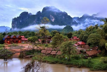  Vientiane - Vang Vieng (D)